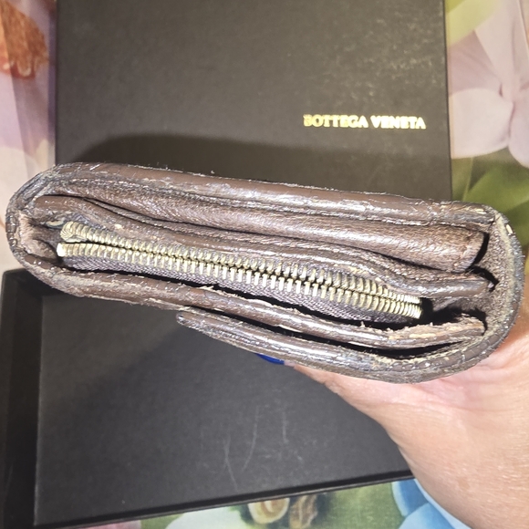 Bottega Veneta Brown Woven Wallet - Picture 7 of 8